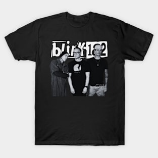 blink 182 // retro T-Shirt